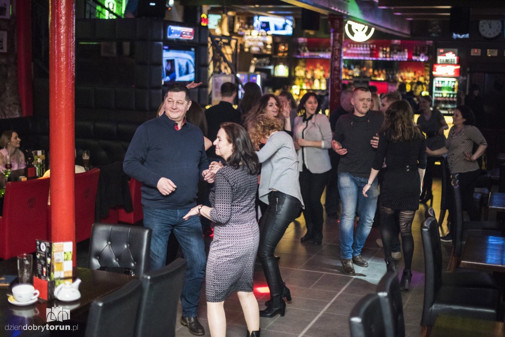 Piątkowa prywatka z DJ Saint