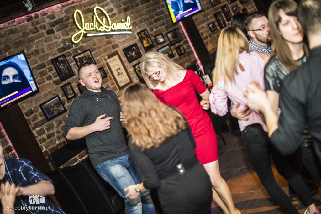 Piątkowa prywatka z DJ Saint