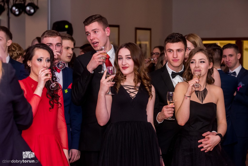 Oto najlepsze zdjęcia ze studniówek