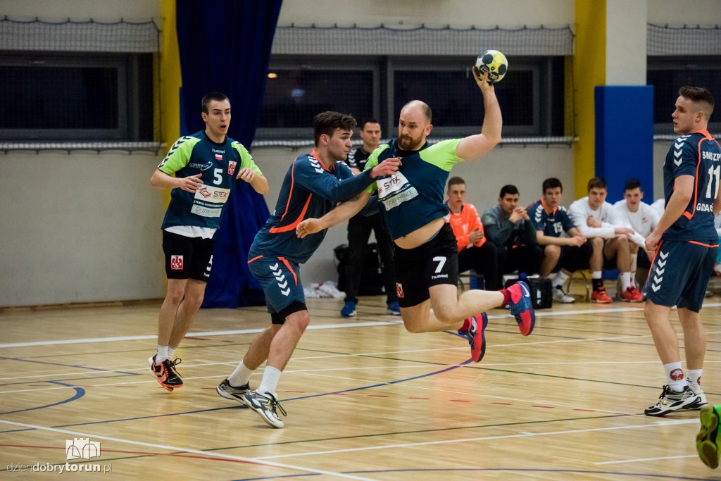 AZS UMK Toruń przegrywa w hali UCS-u