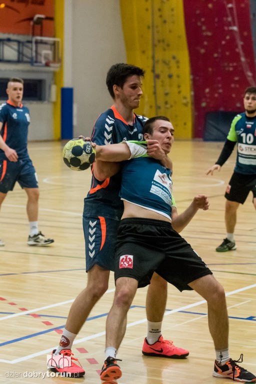 AZS UMK Toruń przegrywa w hali UCS-u