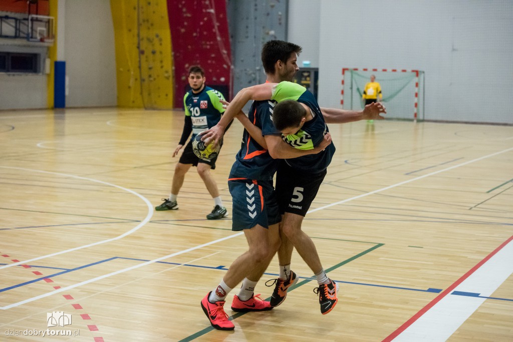 AZS UMK Toruń przegrywa w hali UCS-u