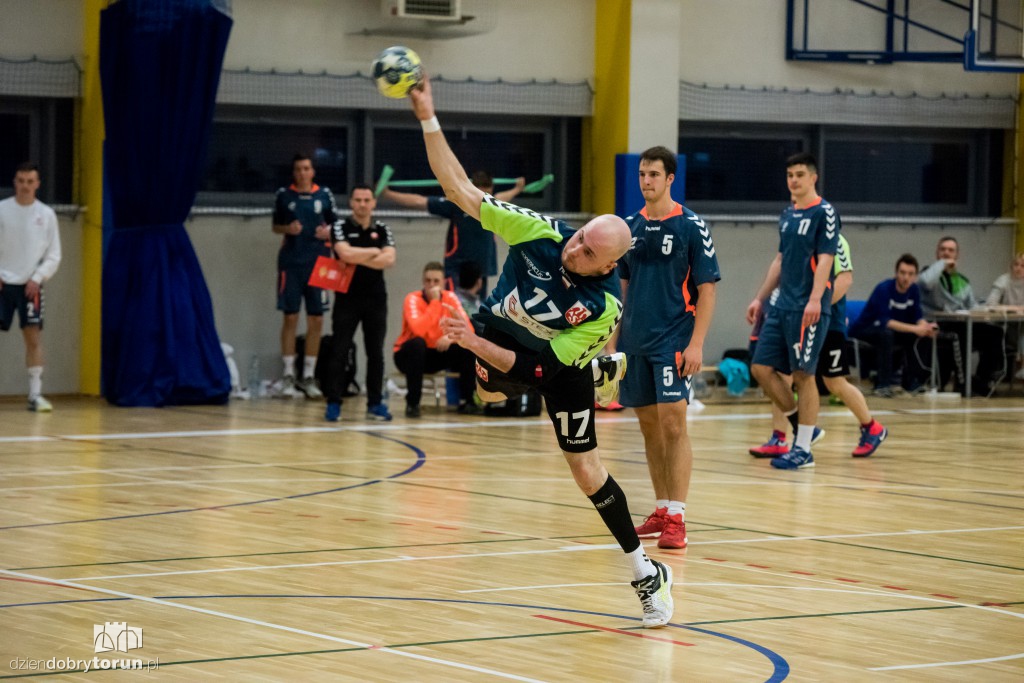 AZS UMK Toruń przegrywa w hali UCS-u