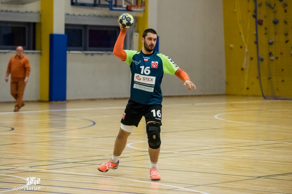 AZS UMK Toruń przegrywa w hali UCS-u