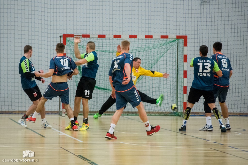 AZS UMK Toruń przegrywa w hali UCS-u