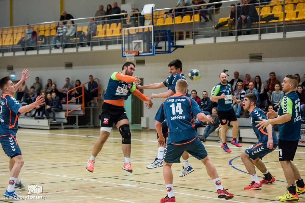 AZS UMK Toruń przegrywa w hali UCS-u