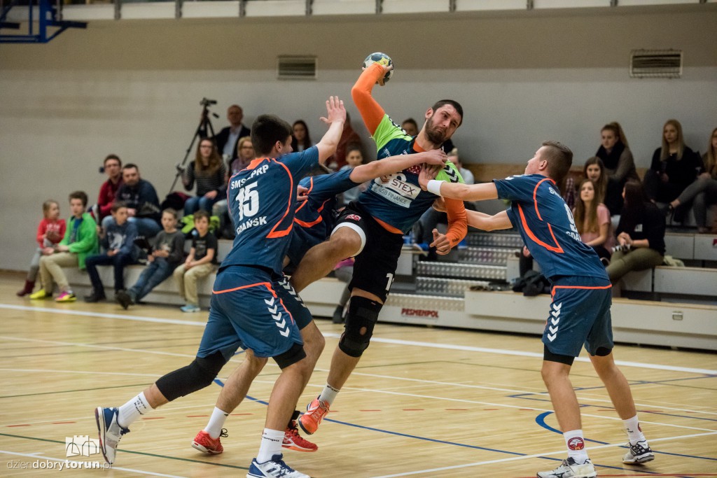 AZS UMK Toruń przegrywa w hali UCS-u