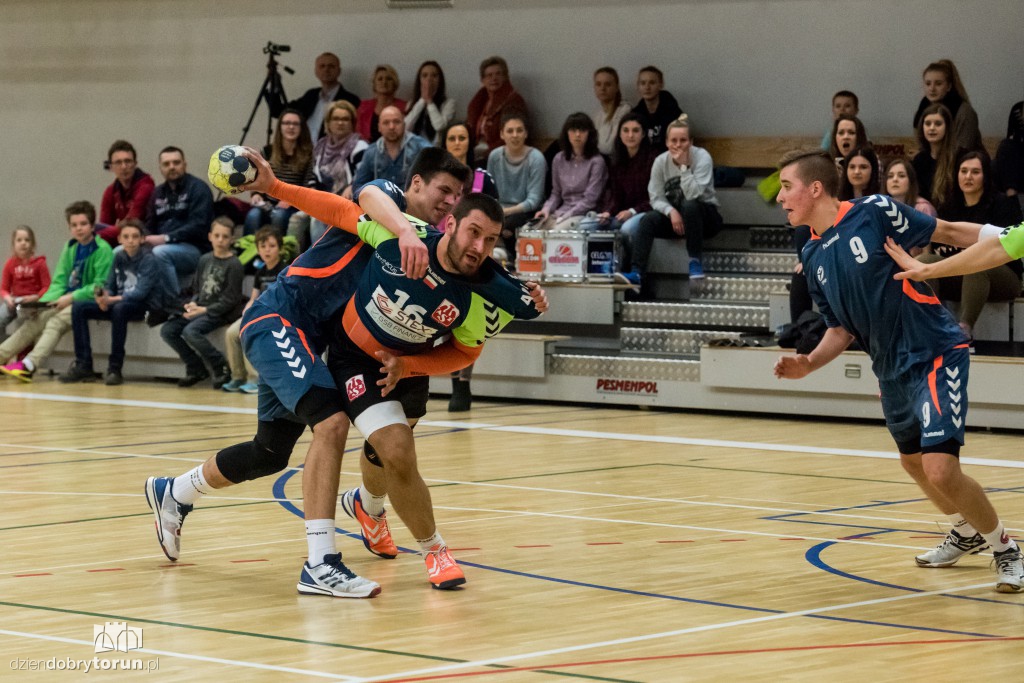 AZS UMK Toruń przegrywa w hali UCS-u