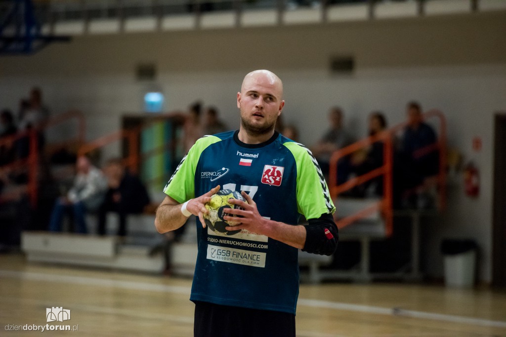 AZS UMK Toruń przegrywa w hali UCS-u