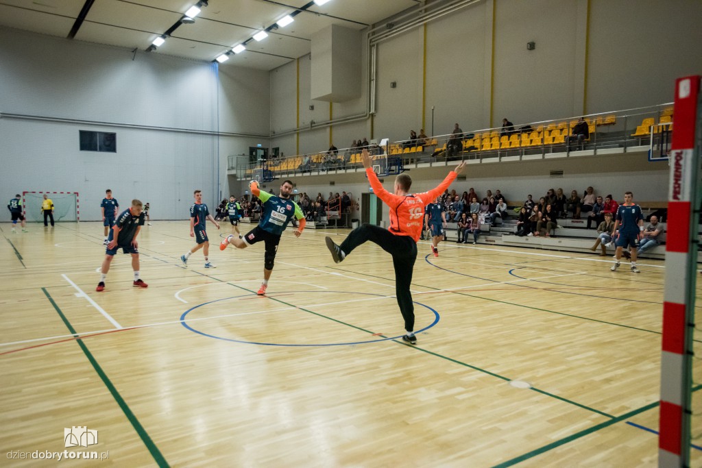 AZS UMK Toruń przegrywa w hali UCS-u