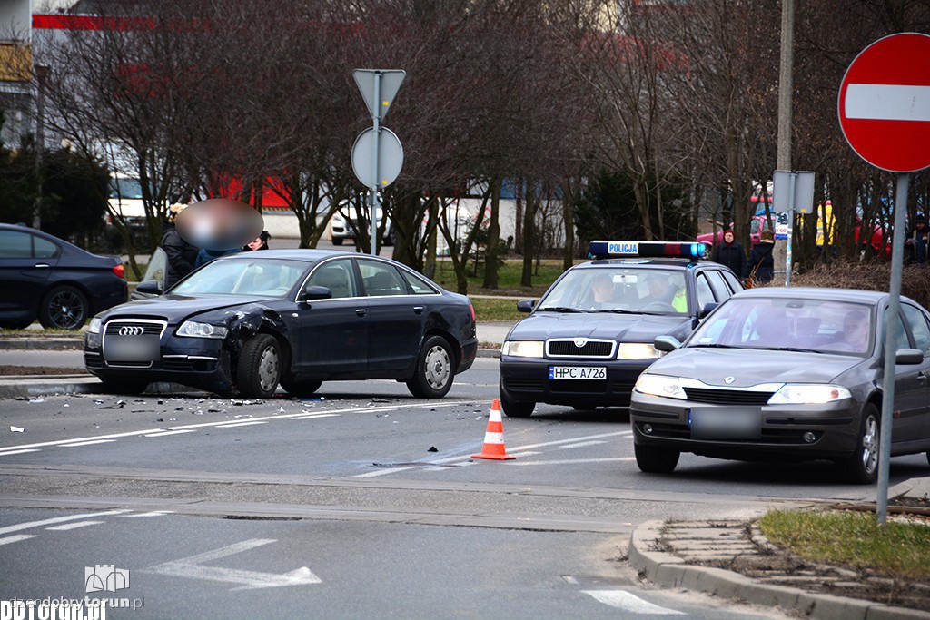 Najbardziej kolizyjne rondo w Toruniu!