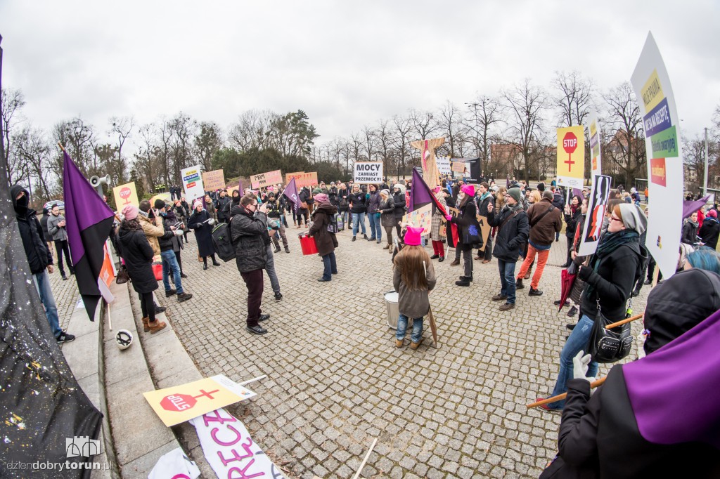 Manifa 2017 kontra protest pro life