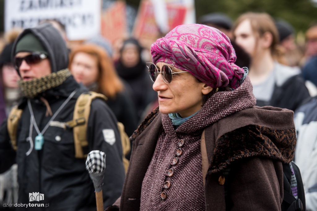 Manifa 2017 kontra protest pro life