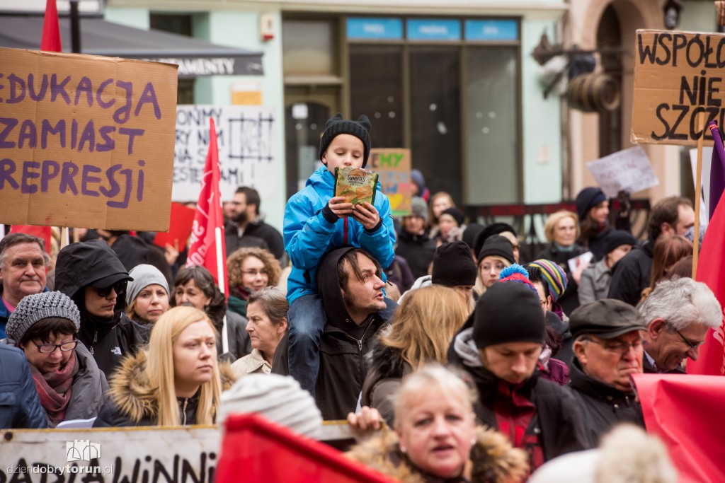 Manifa 2017 kontra protest pro life