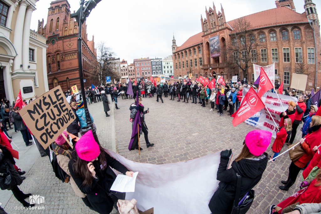 Manifa 2017 kontra protest pro life