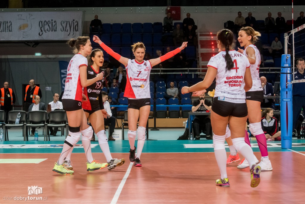 Siatkarki pokonują Legionovię