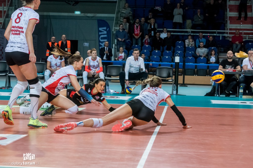 Siatkarki pokonują Legionovię