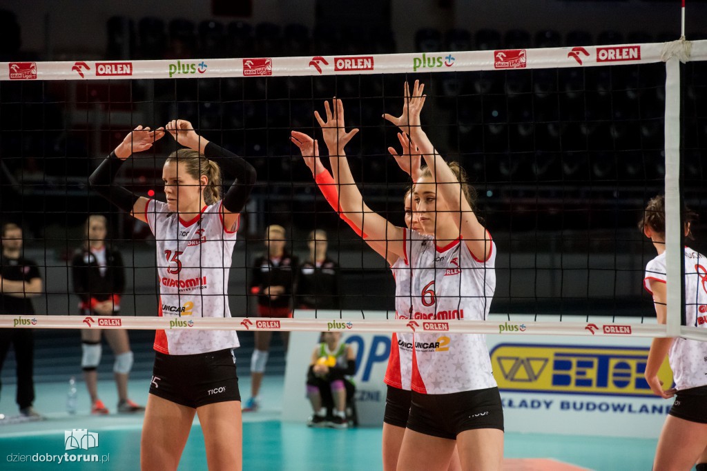 Siatkarki pokonują Legionovię