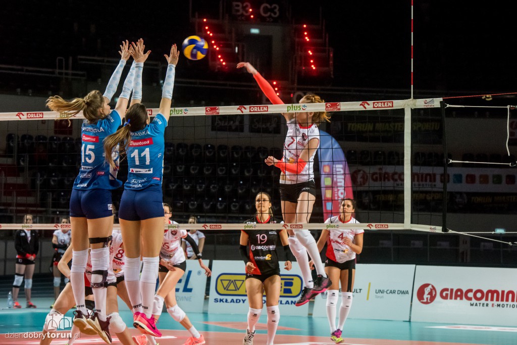 Siatkarki pokonują Legionovię