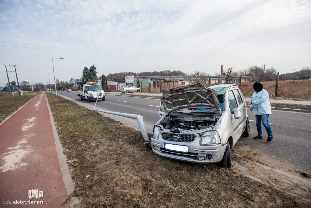 Auto dachowało na trasie wschodniej