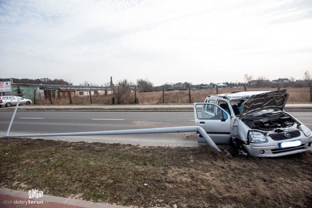 Auto dachowało na trasie wschodniej