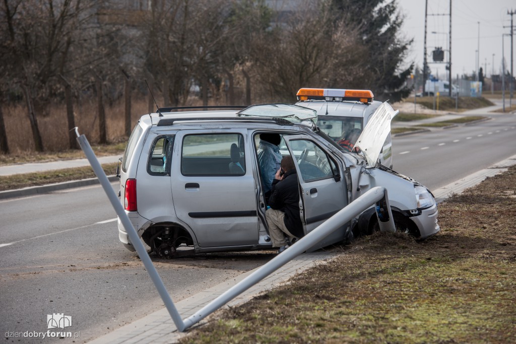 Auto dachowało na trasie wschodniej