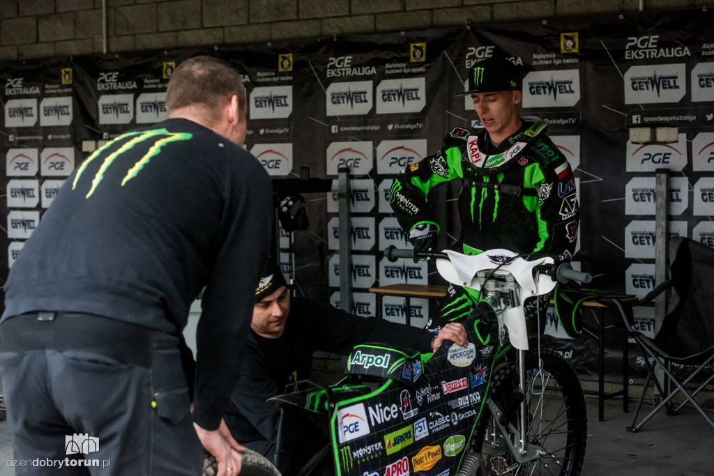 Żużlowcy wyjechali w końcu na tor!