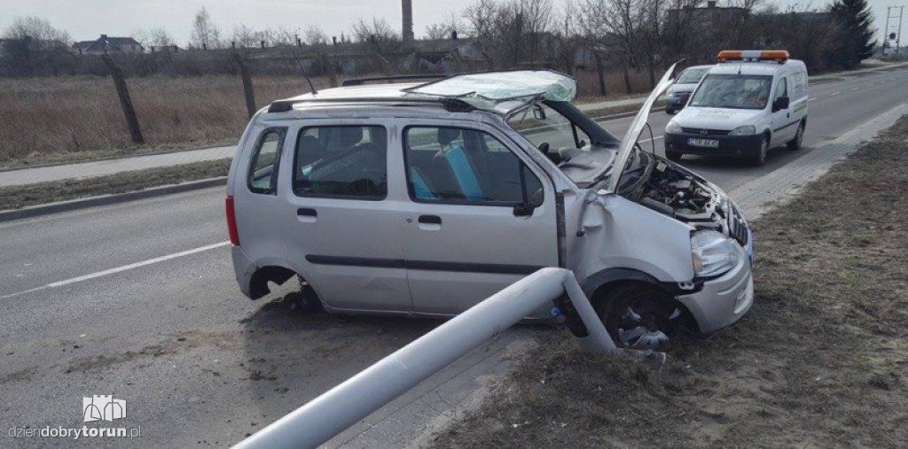 Auto dachowało na trasie wschodniej