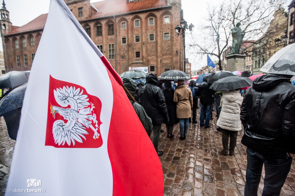 KOD stanął w obronie sądów i samorządów