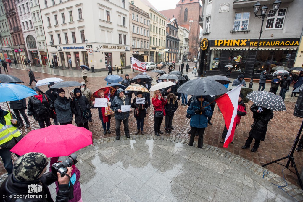 KOD stanął w obronie sądów i samorządów