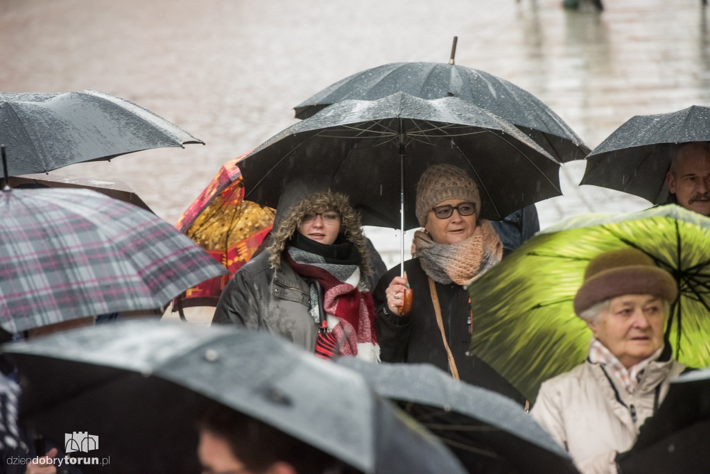 KOD stanął w obronie sądów i samorządów