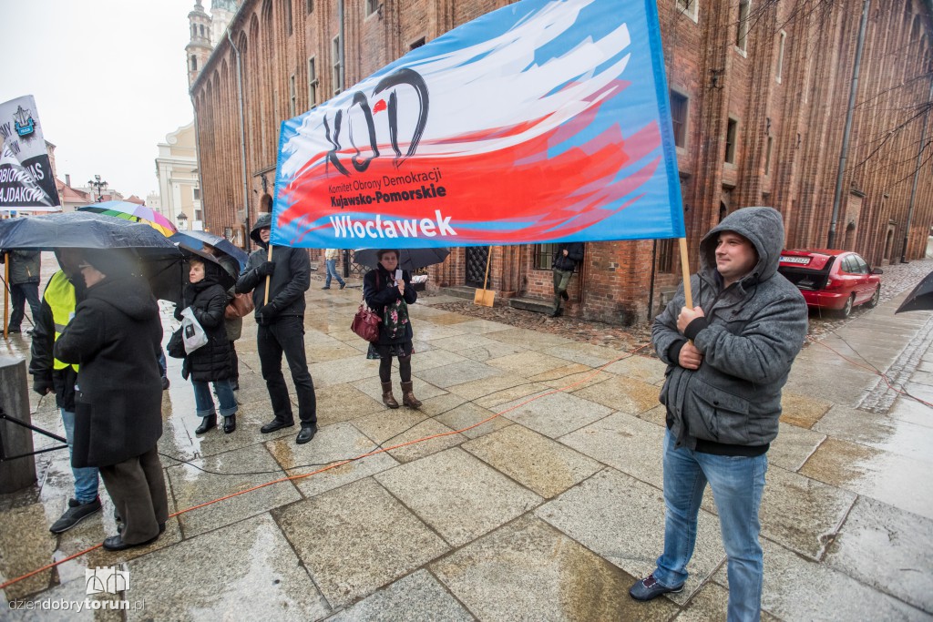 KOD stanął w obronie sądów i samorządów