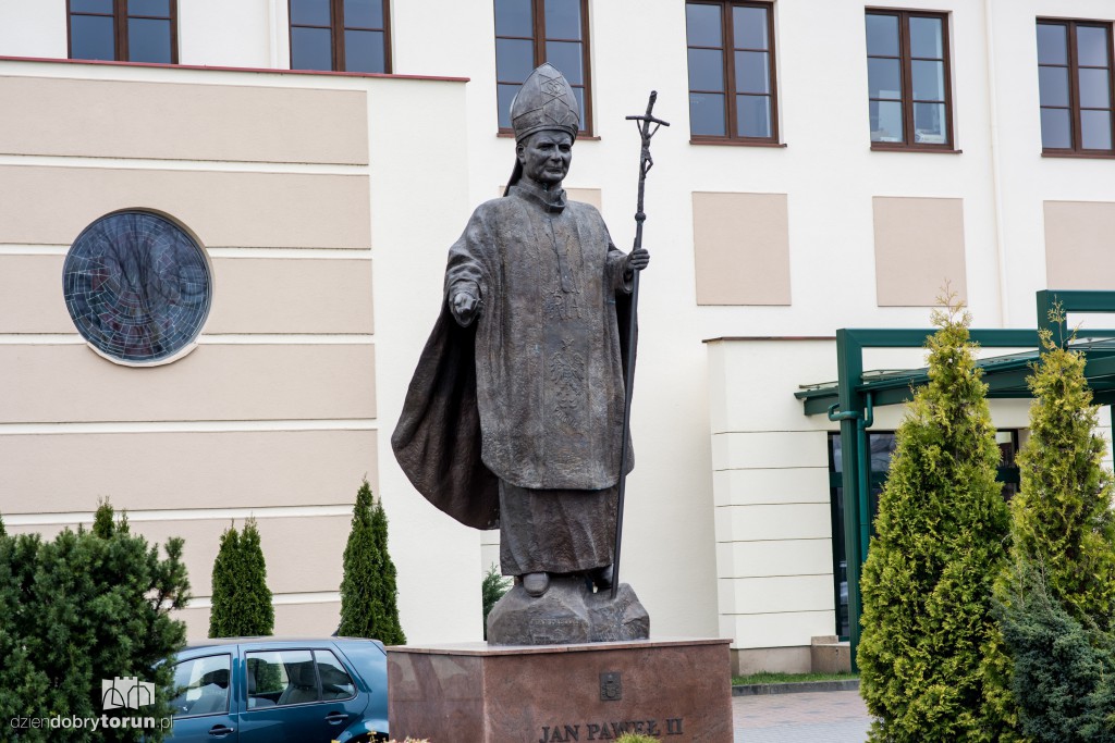 Siedem wcieleń Jana Pawła II w Toruniu