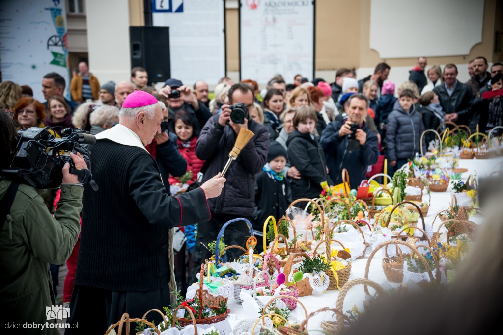 Święcenie pokarmów na Rynku