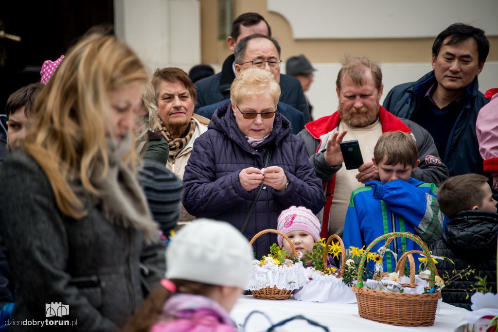 Święcenie pokarmów na Rynku
