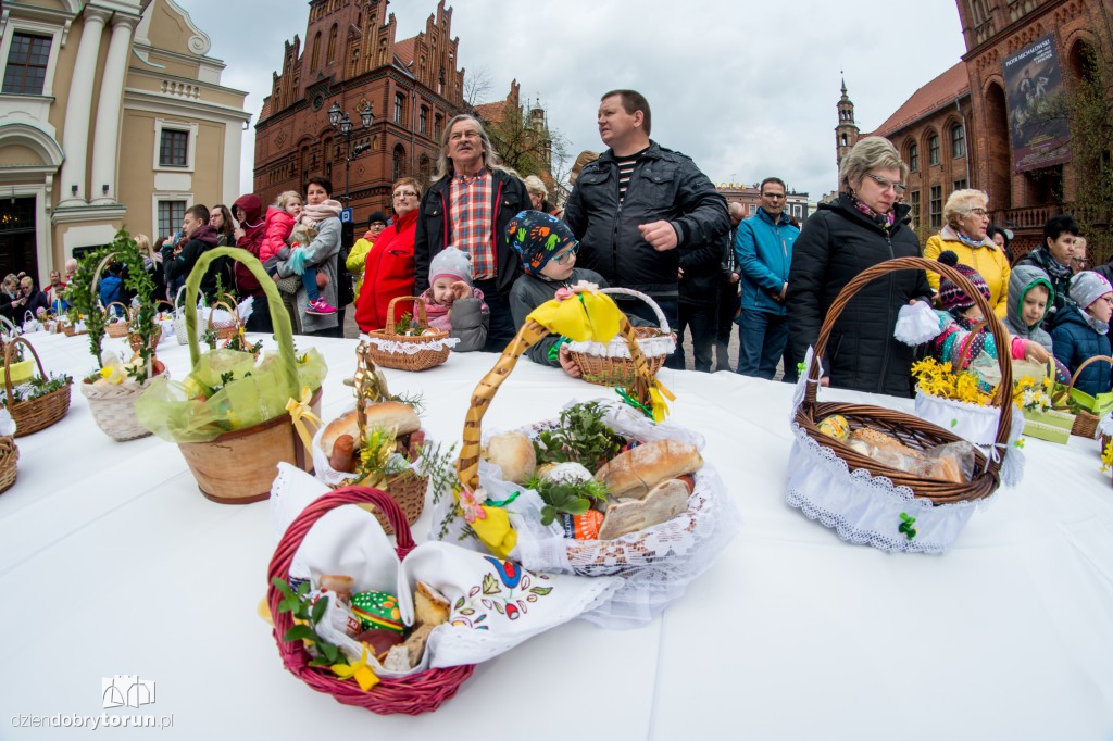 Święcenie pokarmów na Rynku