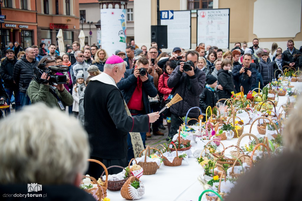Święcenie pokarmów na Rynku