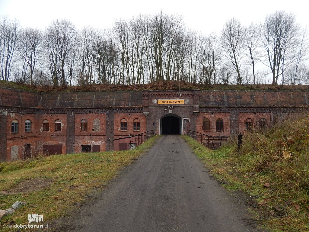 Jeńcy radzieccy w toruńskich fortach