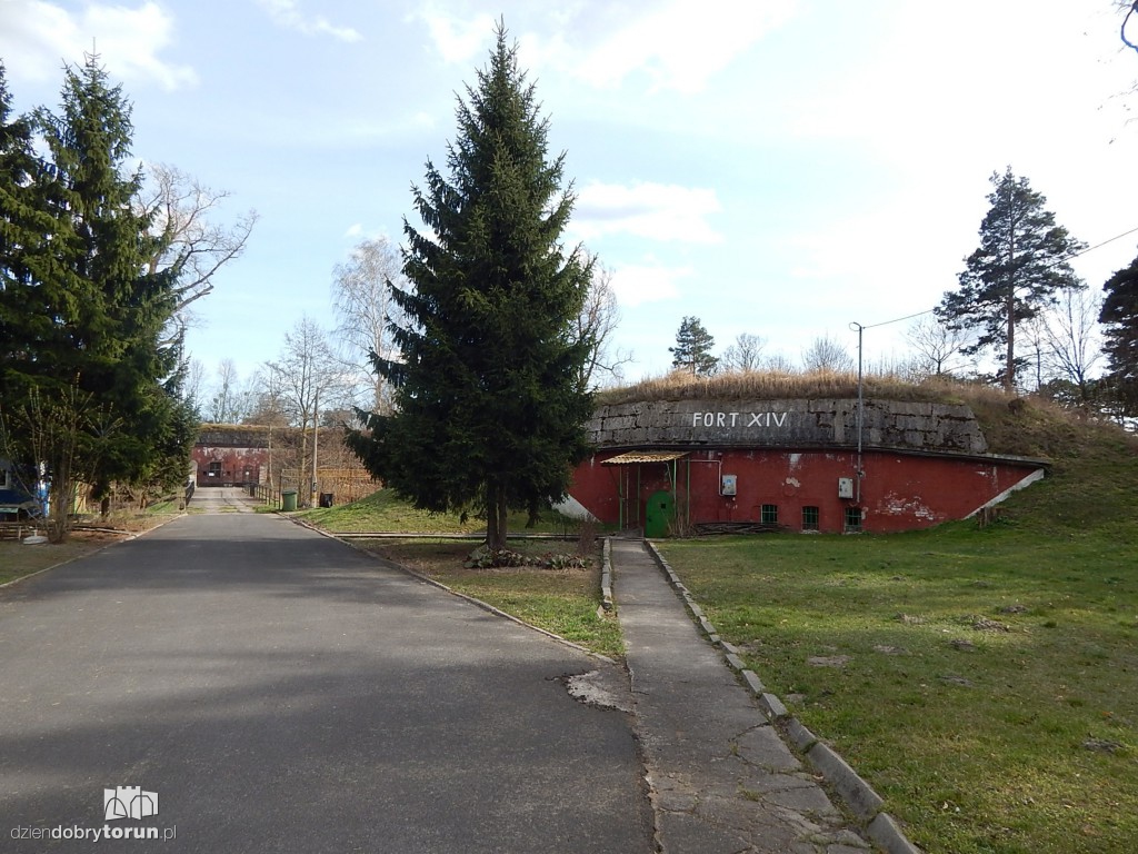 Jeńcy radzieccy w toruńskich fortach