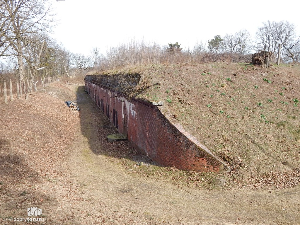 Jeńcy radzieccy w toruńskich fortach