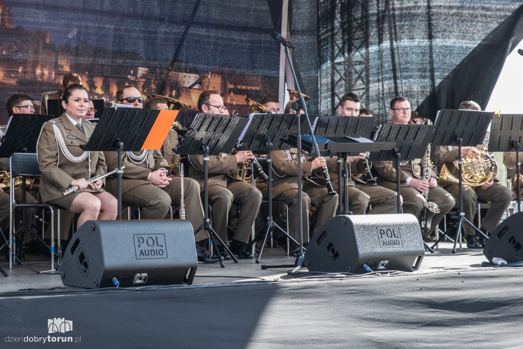 Scena na Wiśle: orkiestra garnizonowa