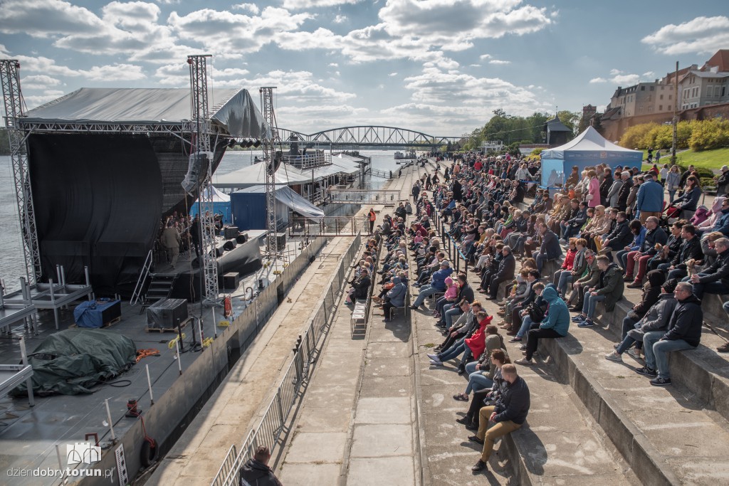 Scena na Wiśle: orkiestra garnizonowa