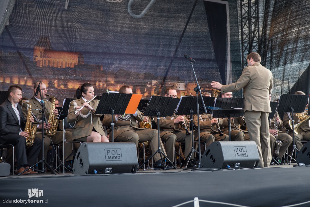 Scena na Wiśle: orkiestra garnizonowa