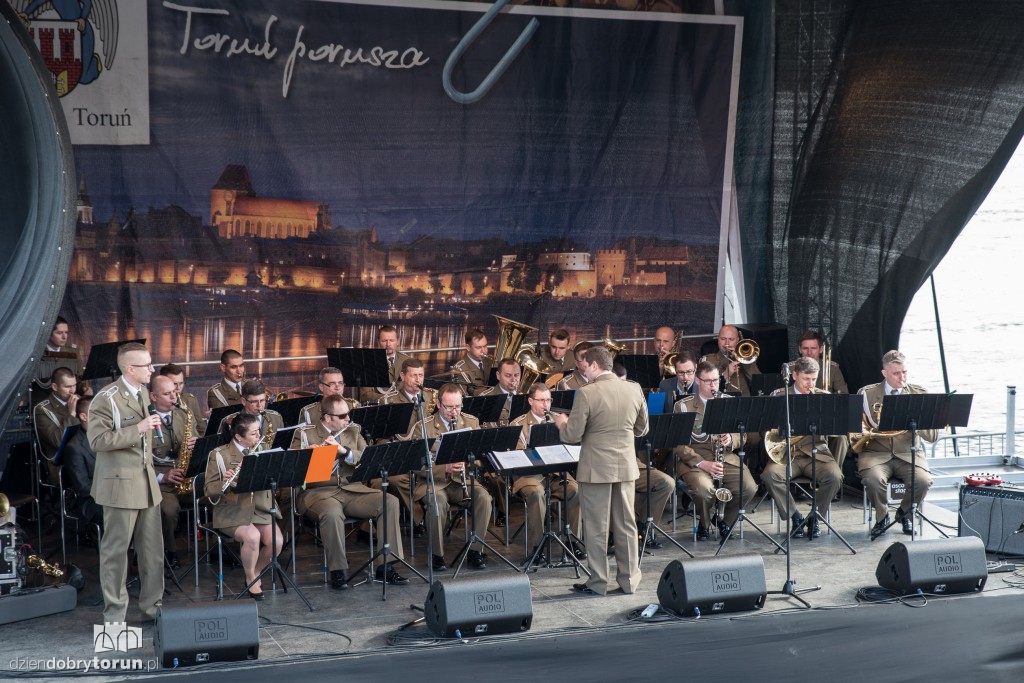 Scena na Wiśle: orkiestra garnizonowa