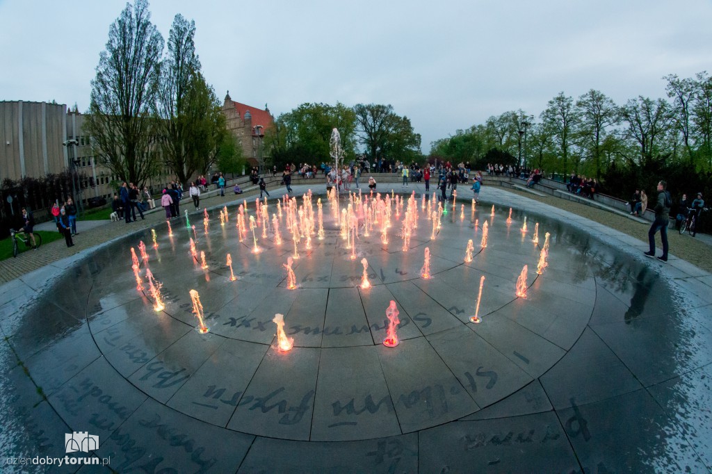 Fontanna Cosmopolis znowu działa!