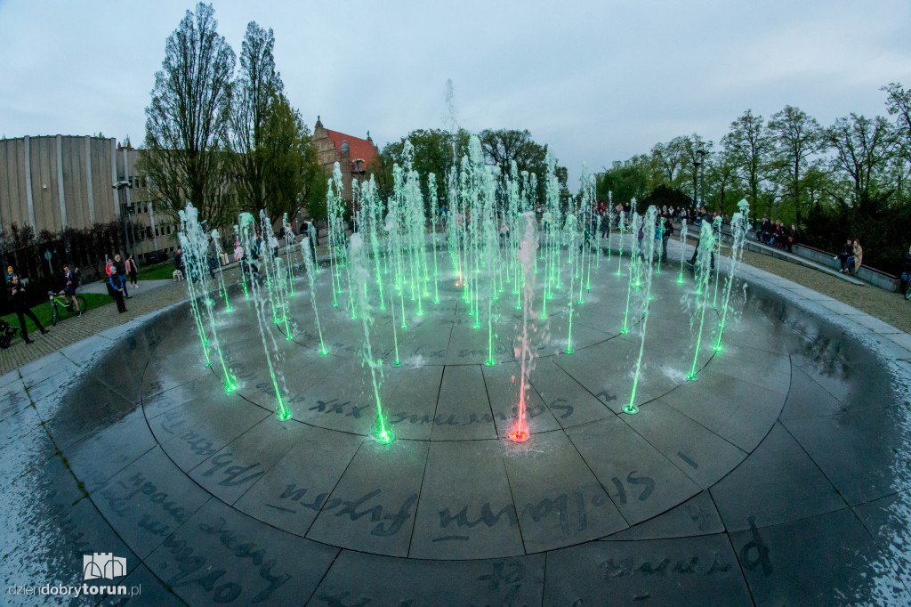 Fontanna Cosmopolis znowu działa!