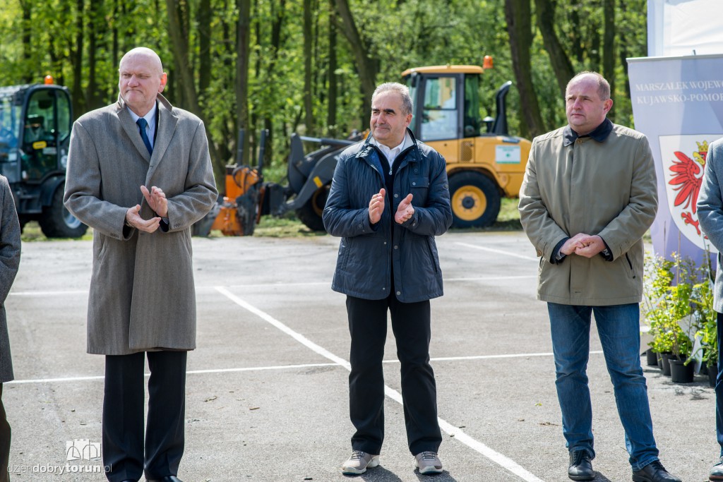 Ok. 200 drzew przybyło na Stawkach