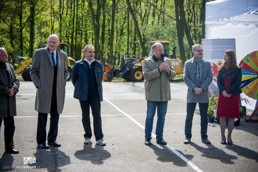 Ok. 200 drzew przybyło na Stawkach