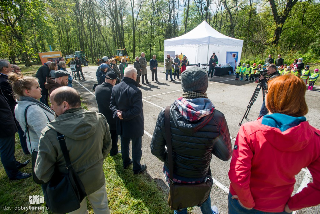Ok. 200 drzew przybyło na Stawkach
