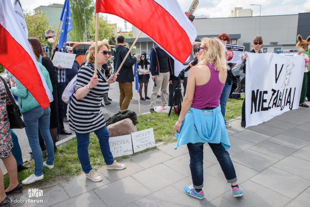 Demonstracja w obronie zwierząt